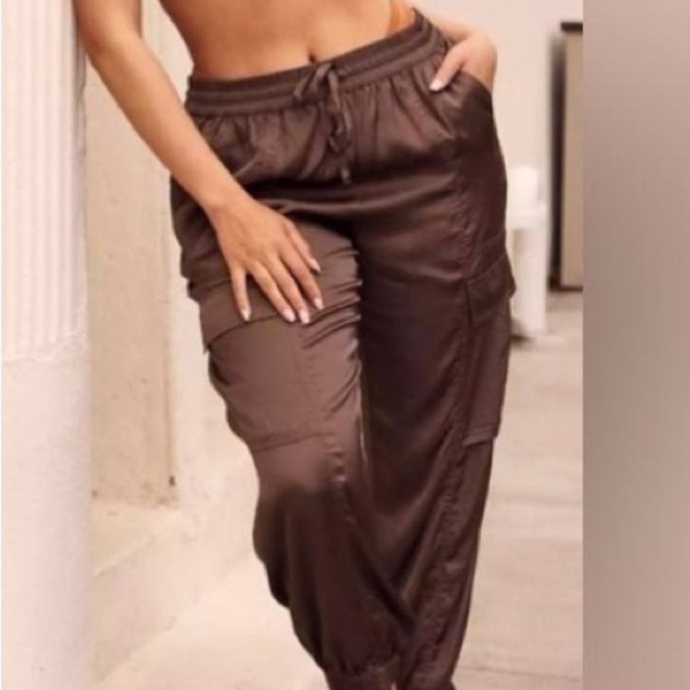 Mustard Seed High-Rise Brown sateen Cargo Joggers with Drawstring Waist S